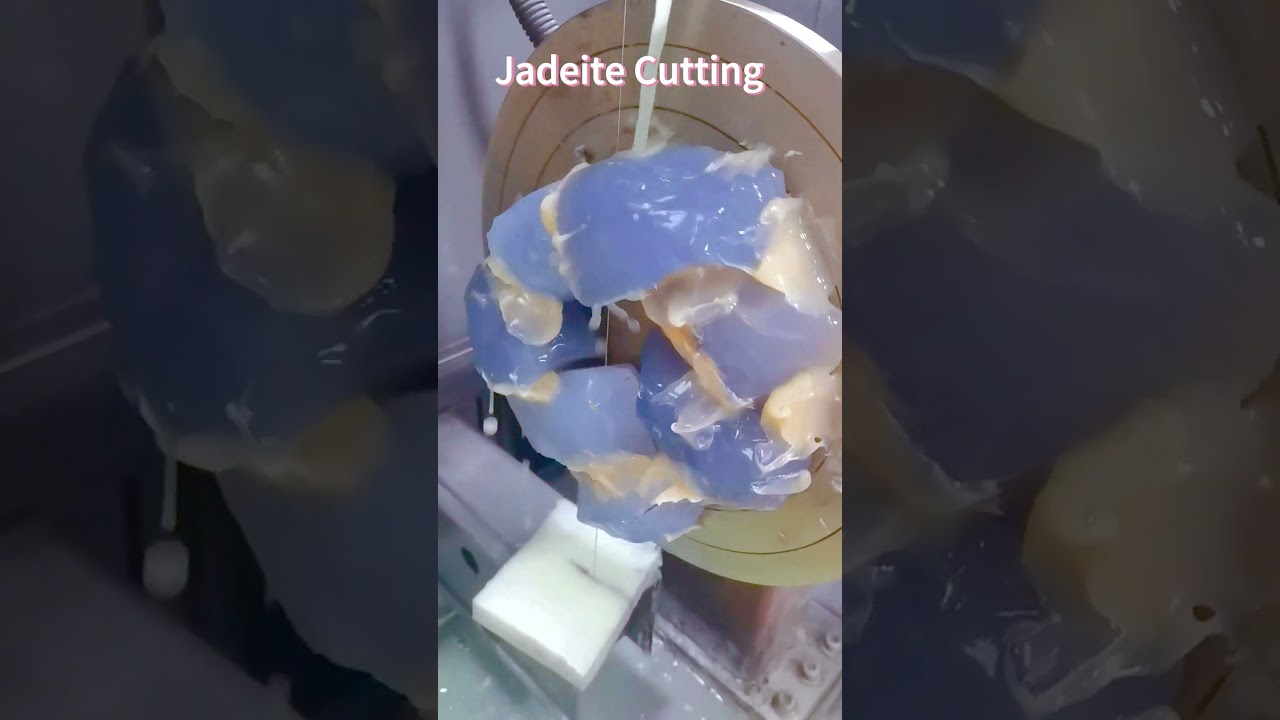 How about jade of this quality?#jade #jadeite #cuttingmachine