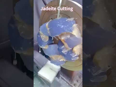How about jade of this quality?#jade #jadeite #cuttingmachine