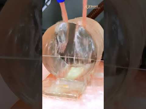 Adivina qué está haciendo esto?🌟 ¡Sé testigo de la precisión en acción! 🌟 #cuttingmachine#quartz