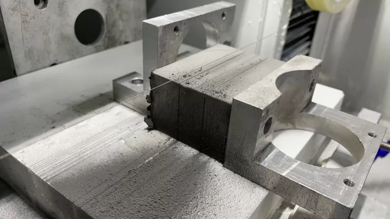 Circular diamond wire cutting