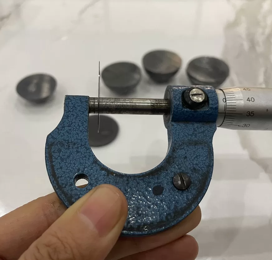 La scie à câble diamanté sans fin est une machine-outil parfaite pour les coupes de précision. Diamond wire cutting sample for free test cut service