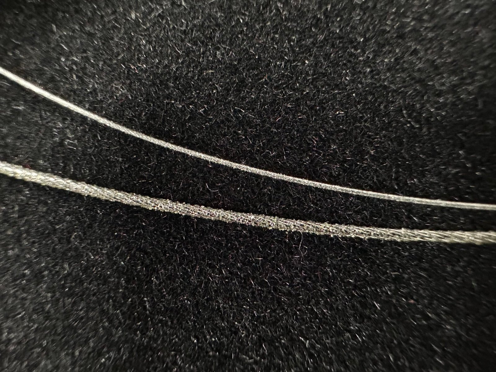 La cortadora de hilo de diamante sin fin es una máquina herramienta perfecta para el corte de precisión Diseño de estructura de bucle de alambre diamantado para un corte estable