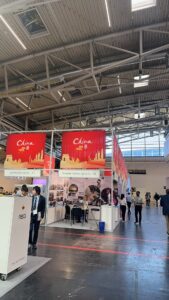 Endlos-Diamantseilsägemaschine ist eine perfekte Werkzeugmaschine für Präzisionsschnitte Vor Ort auf der Messe München in Deutschland