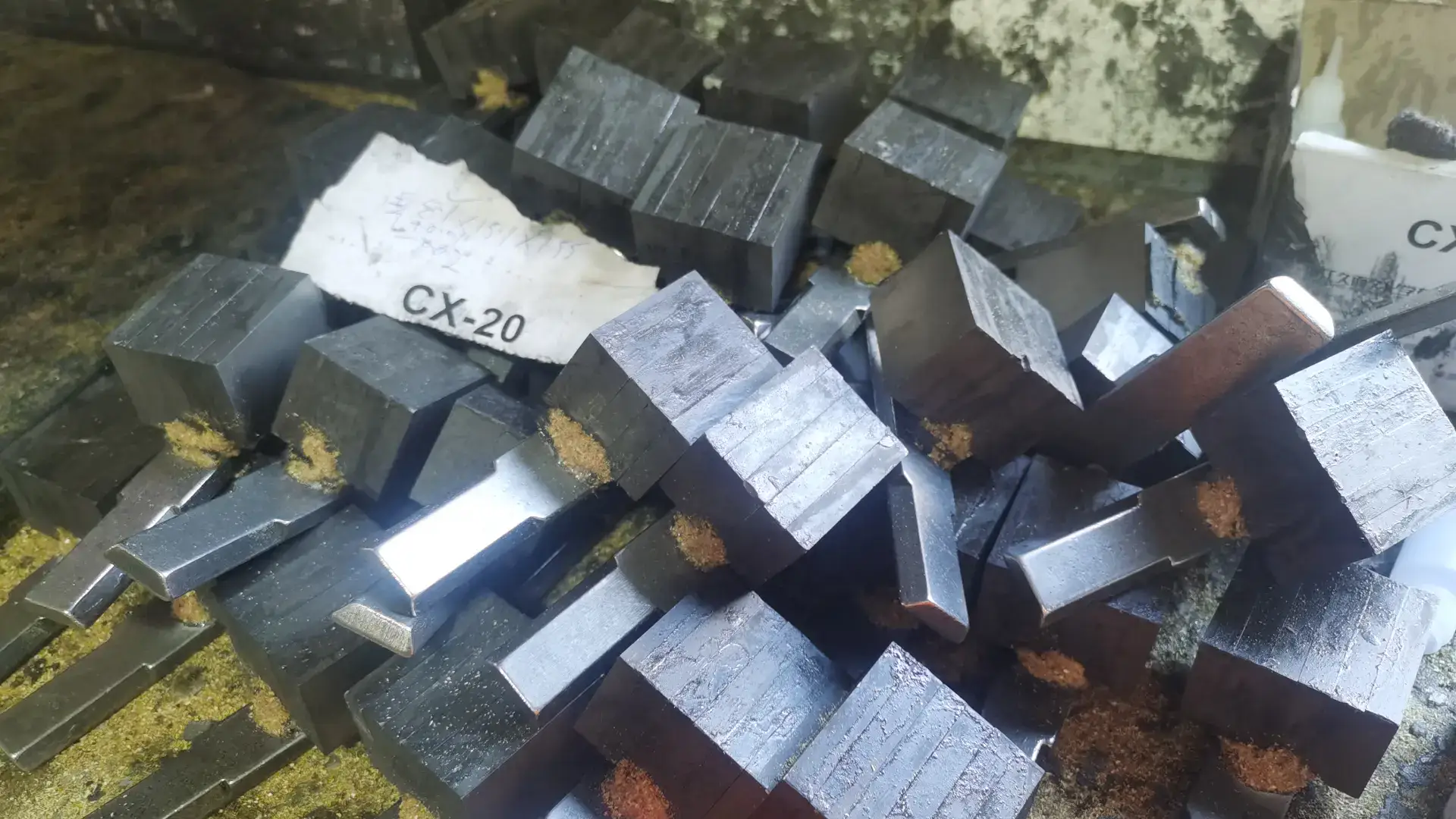 La cortadora de hilo de diamante sin fin es una máquina herramienta perfecta para el corte de precisión Prueba de fatiga de bucle y vida útil de bucles de alambre de diamante